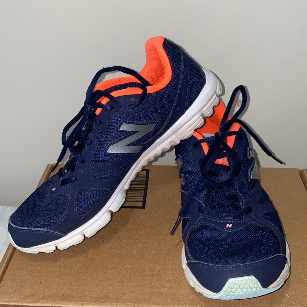New Balance 635 athletic shoes walking - running navy and orange Size 9